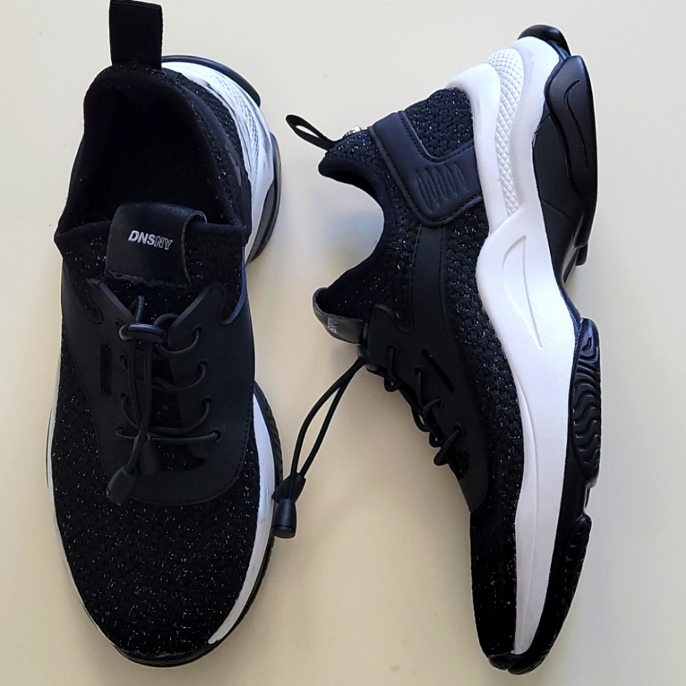 DSNY WOMEN'S ALIE SNEAKER